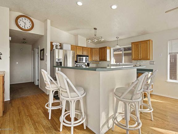 3rd image of 2111 Heights Dr