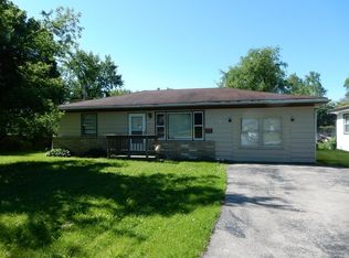 41 W Marquette Rd, Machesney Park, IL 61115