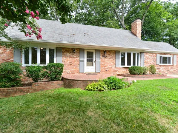 8700 Sudbury Pl, Alexandria, VA 22309