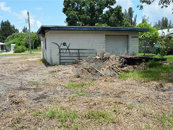 3rd image of 218 Darst Ave