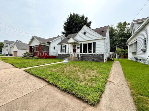 816 Webster St NW, Grand Rapids, MI 49504