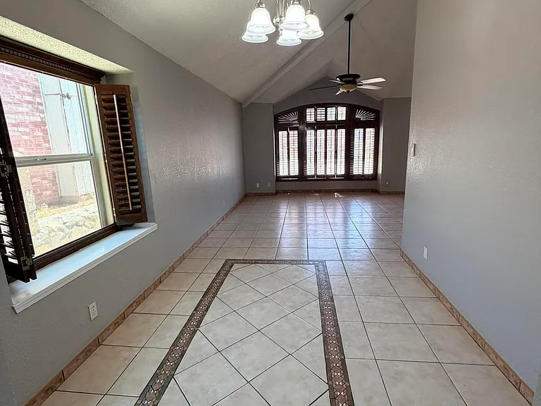 1533 El Greco Cir — Photo 7