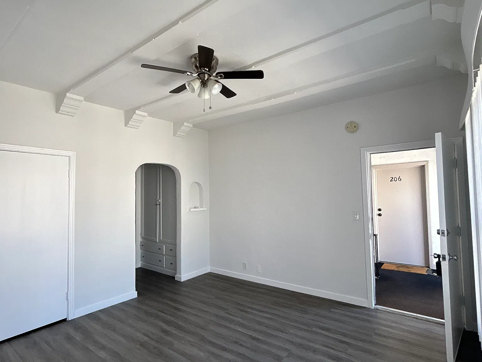 Studio, 550 sqft, $1,445 — Photo 3