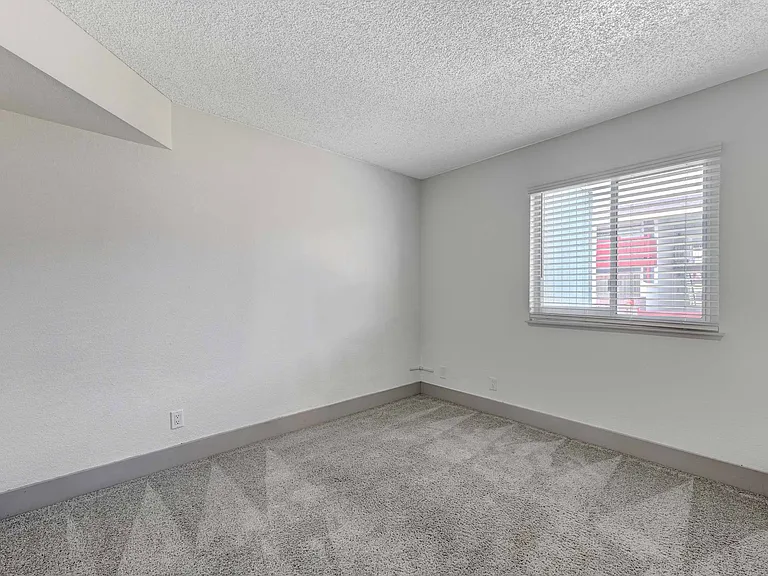 Namaste Apartments — Photo 33