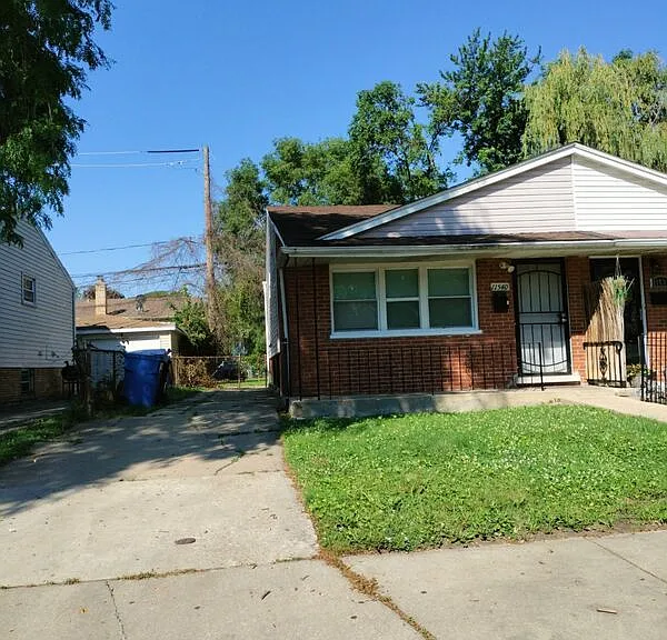 11540 S Peoria St — Photo 1