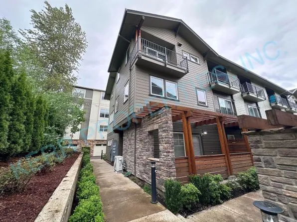 12003 SE High Creek Rd #A, Happy Valley, OR 97086