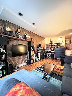 Rented by City Connections Realty | media 1