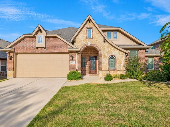 1017 Ponderosa Dr, Aubrey, TX 76227