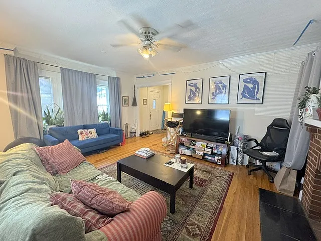 27 Faneuil St #1 — Photo 4