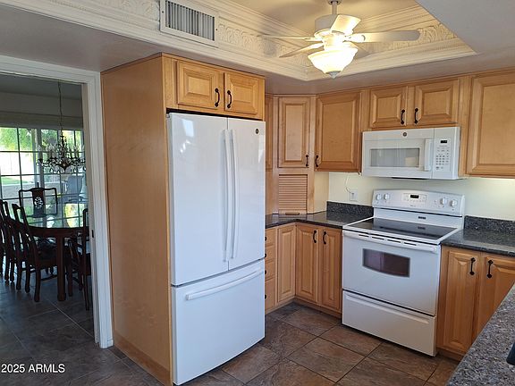 5th image of 6051 E Vernon Avenue