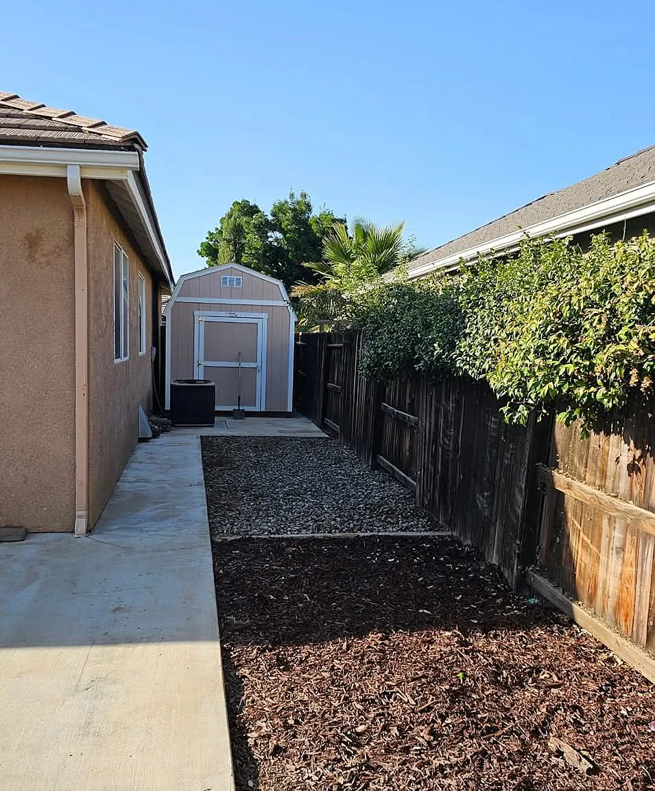 4 bed, 2.5 bath, 2200 sqft, $2,350 — Photo 2