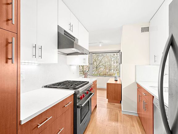 3rd image of 180 Park Row APT 2B
