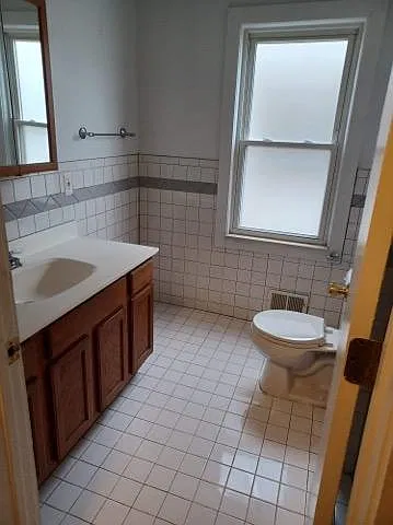 2 bed, 900 sqft, $1,250 — Photo 2