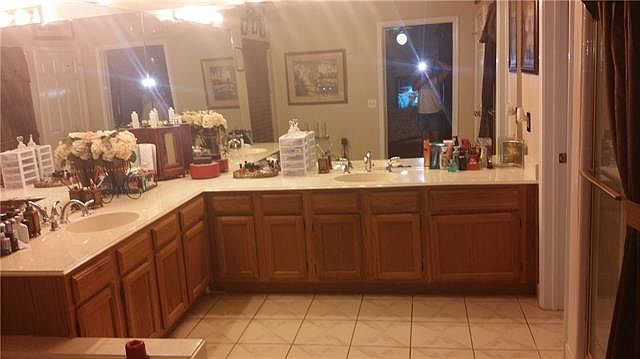 2nd image of 812 Priscilla Ln
