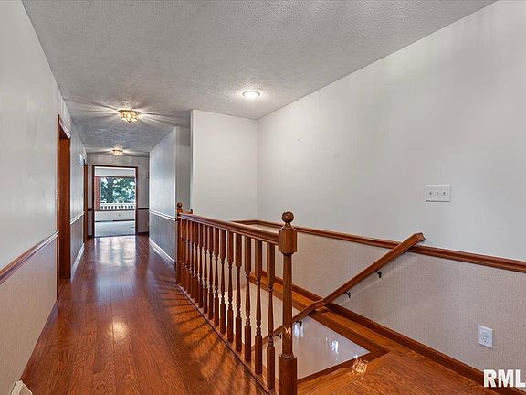 5th image of 41 Fairview Ln
