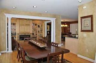 4th image of 325 Island View Dr