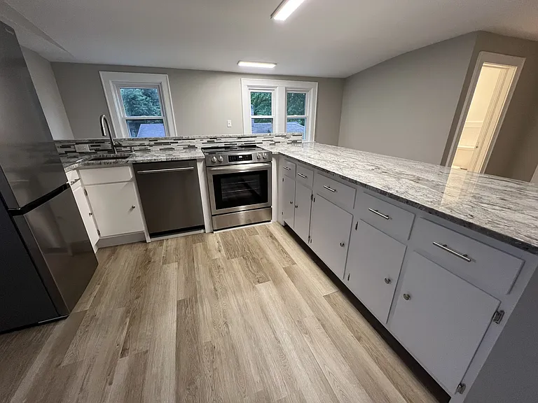 1427 Madison Ave — Photo 9