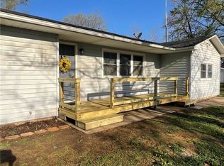 126 Taylor St, Pomona, KS 66076