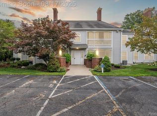620 Curzon Ct APT 204, Howell, MI 48843