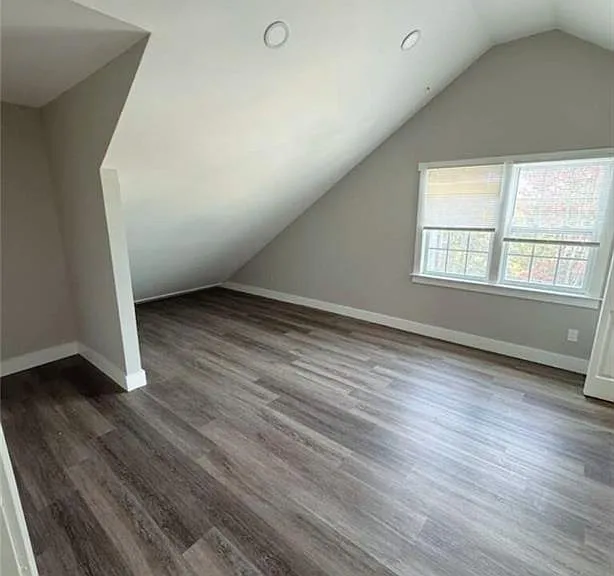 555 Paines Ave NW — Photo 8