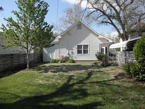 4th image of 821 E 10th Ave