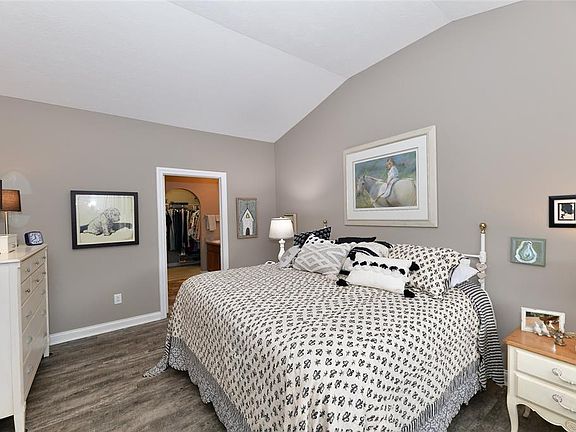 5th image of 128 Coatsville Dr