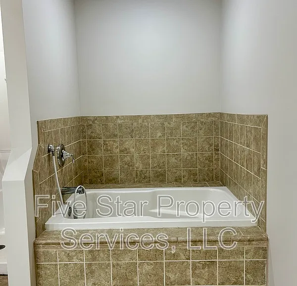 1420 School House Ln — Photo 20