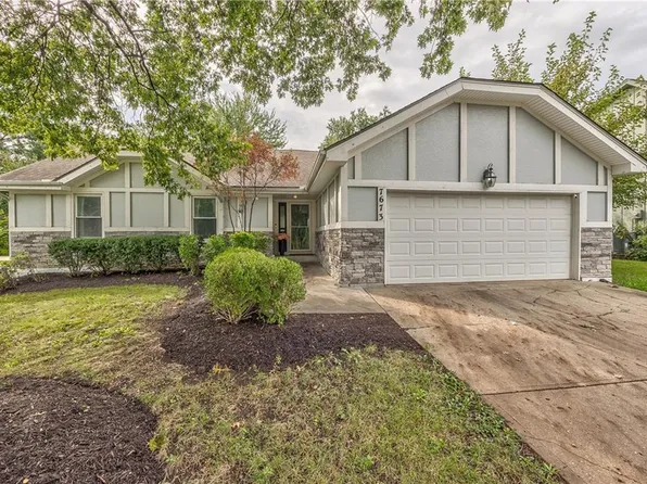 7673 W 152nd St, Overland Park, KS 66223
