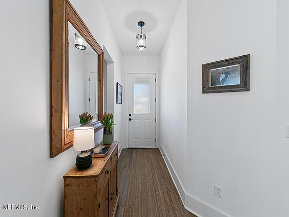 5th image of 305 BLUE HAMPTON Drive