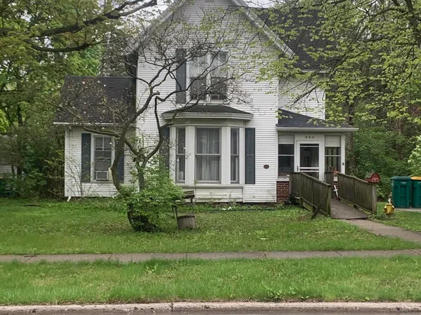 304 E Henry St #18, Saline, MI 48176
