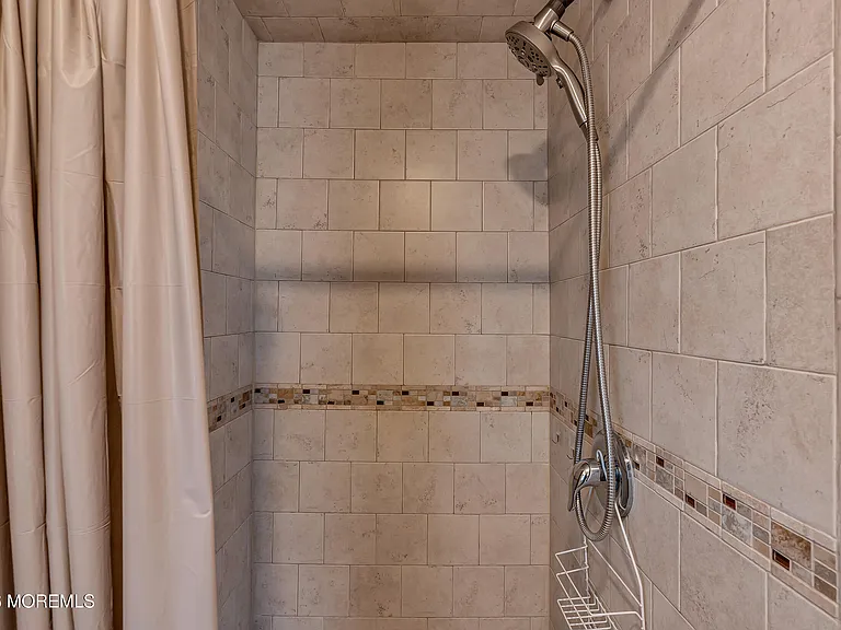 21 E Bay Way — Photo 8