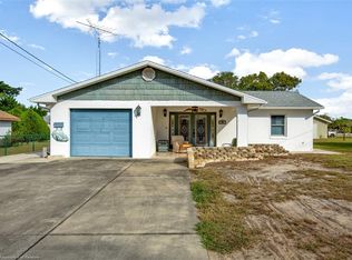 221 E Walnut St, Avon Park, FL 33825