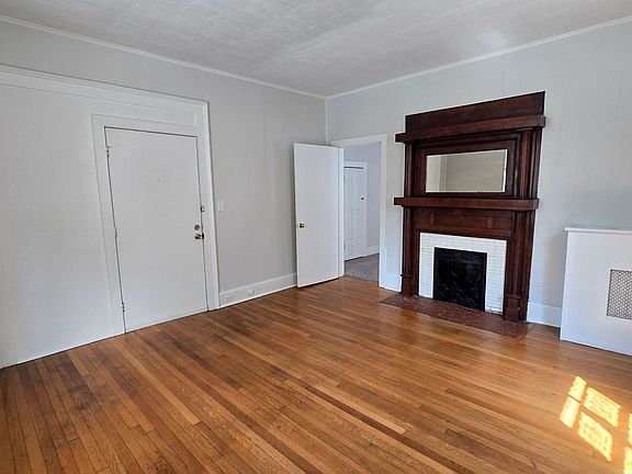 5th image of 419 Highland Ave SW #2