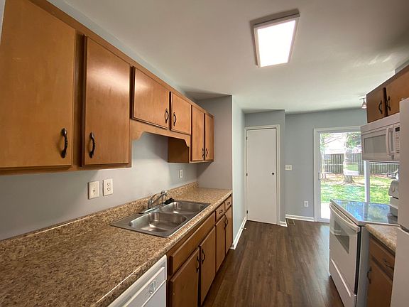 4th image of 203 Luckett Pl