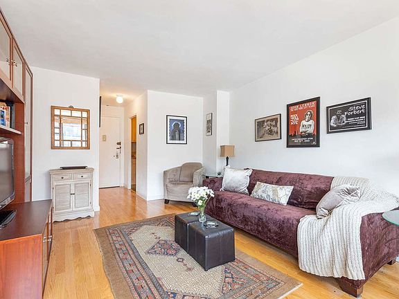 3rd image of 225 E 36th St APT 11J