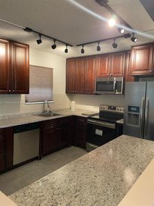 481 Ives Dairy Rd APT 403-4, Miami, FL, 33179