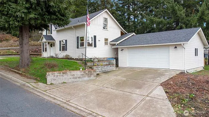 2405 Sunrise St — Photo 4