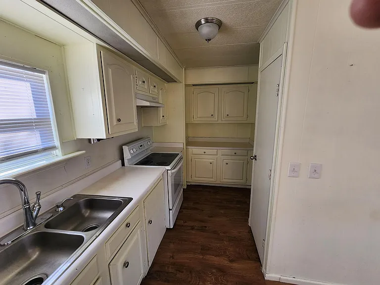 1412 S Nance St — Photo 8