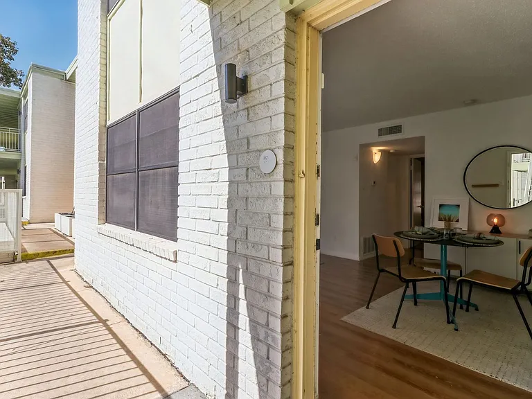 215 Jackson Keller Rd — Photo 25