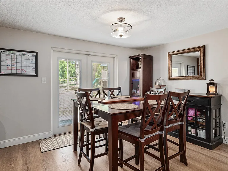 878 Evergreen Ave — Photo 8