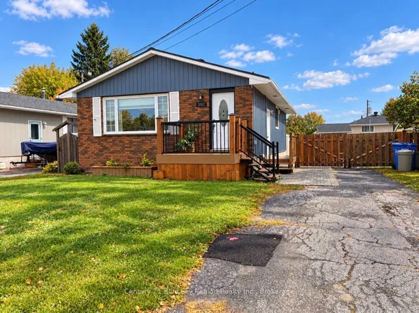 107 Strathcona Dr, North Bay, ON P1A 2N5