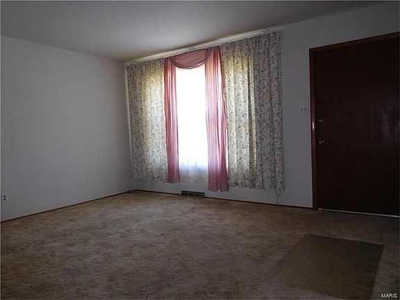 5th image of 10594 Hobday Ave