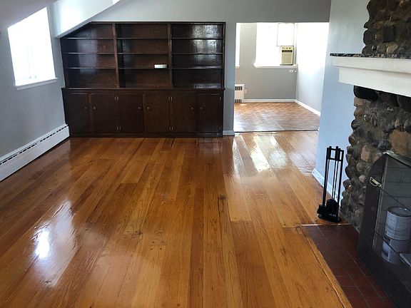 4th image of 3534 Bell Blvd