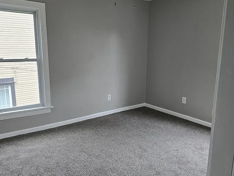1147 Demphle Ave — Photo 11