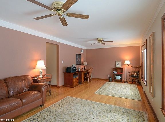 3rd image of 1331 N Harlem Ave APT 1F