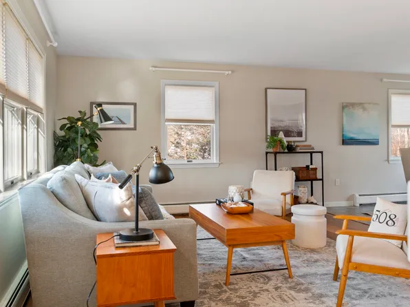 7 Fairway Dr, Oak Bluffs, MA 02557