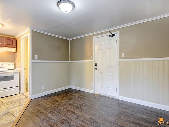 5th image of 1335 Hyder St APT 4