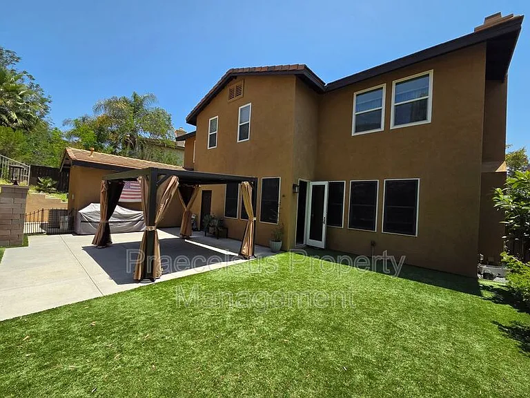 2819 Savannah Ct — Photo 23