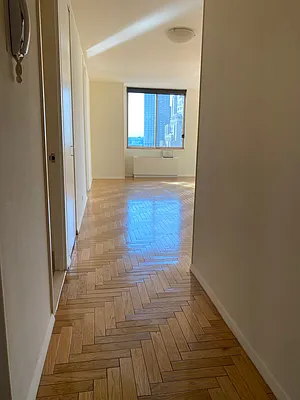 Rented by RELO REDAC INC. | media 19