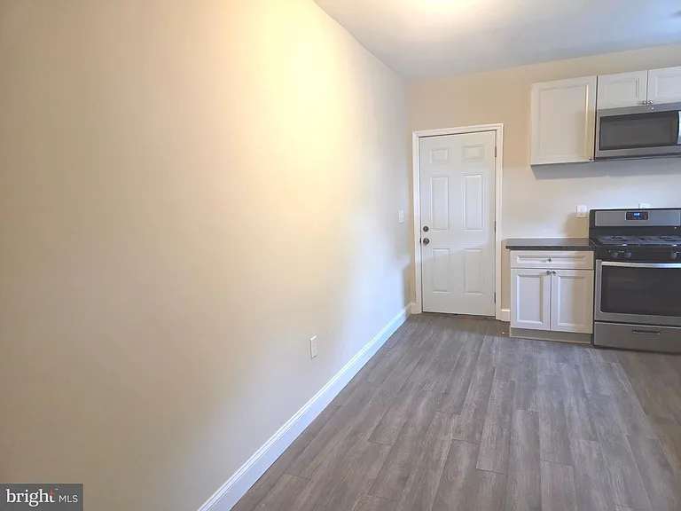 157 Robertson Ave — Photo 4